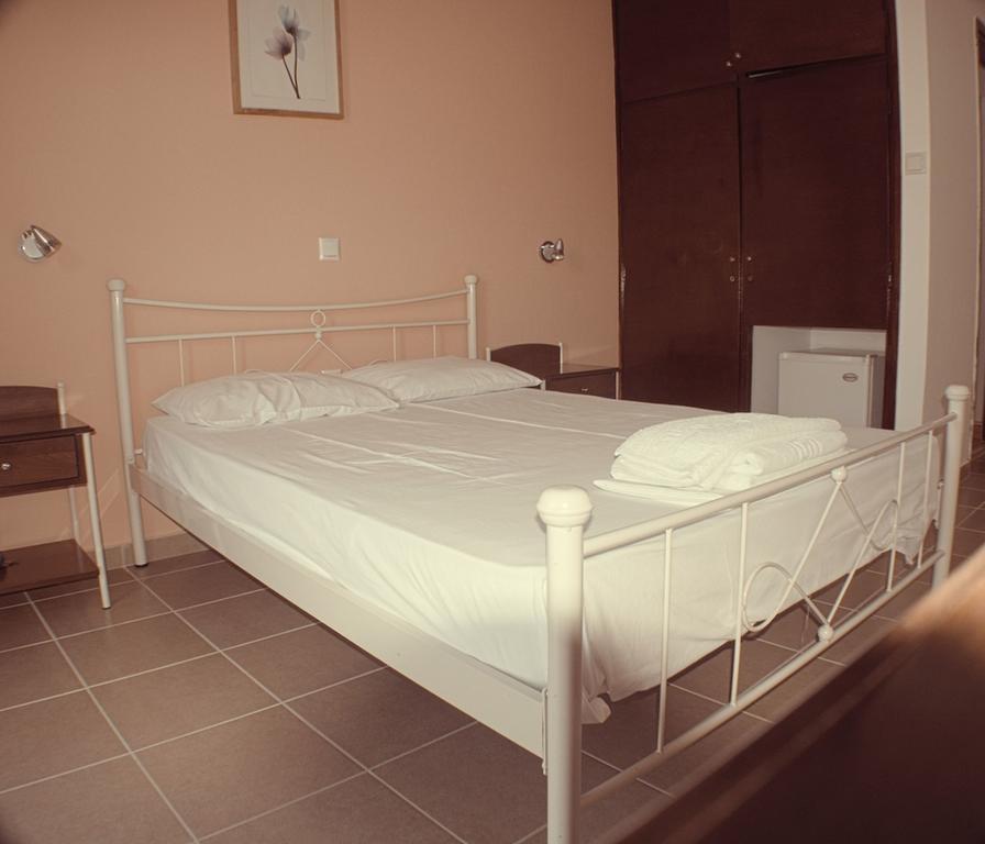 Nikolaki Rooms ปอร์โตราฟตี ภายนอก รูปภาพ